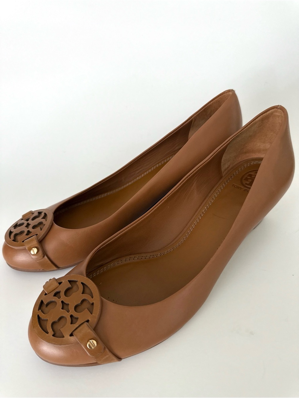 Tory Burch Logo Wedge Heel Shoes Pumps
